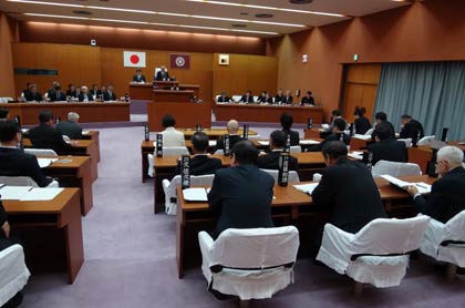 4月の市議改選後初めての三条市で臨時会