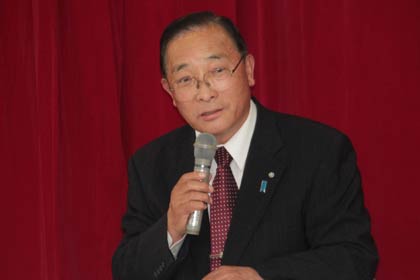  佐藤氏