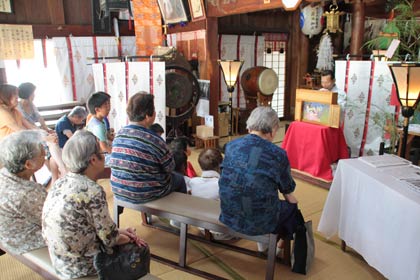  戸隠神社で初めて行われた「つばめ七夕祭り」のお楽しみ会と神事