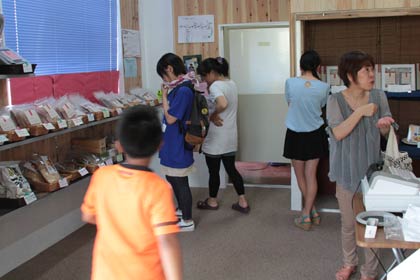 新栄食品の「だし屋ジャパン」のミニショップで開かれた「だしの陣」