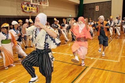 ゆかいな民謡流し・仮装盆踊り大会
