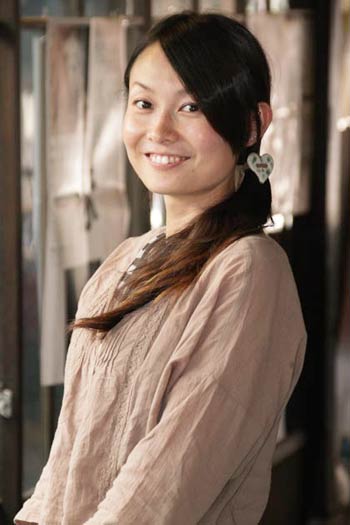  高校生にボランティアで演劇指導する岡田美香さん