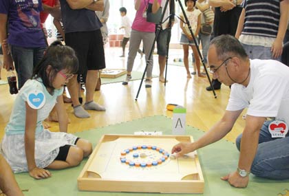 息詰まるシングルスの決勝戦