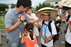 過去最多の74人が参加した4泊5日の「寺小屋つばさ100km徒歩の旅」はひとりも欠けることなく全員が完歩