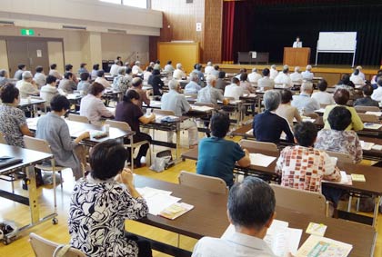  27日開かれた「ふれあい・いきいきサロン研修会」