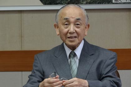 加茂病院の全面建て替えに際しての再再度の要望書を県知事に提出したことについて行った記者会見で県央基幹病院の整備に向けたアウトラインについて答える小池加茂市長