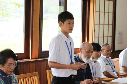 豊岡市に礼を述べる三条市に避難している中学生