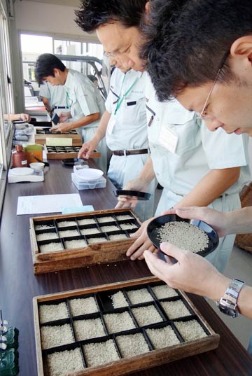  JAにいがた南蒲の平成26年度産米の初検査セレモニー