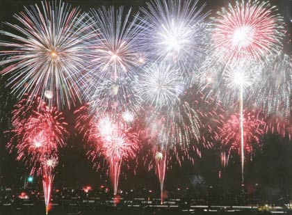  優秀賞の外山満さんの「夜空に舞う大輪の花」