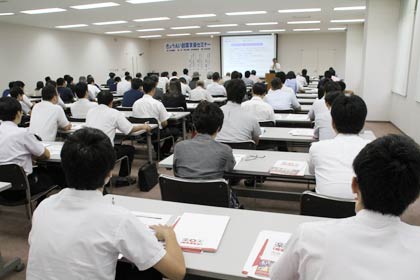  6日、協栄信用組合本店で開かれた創業支援セミナー