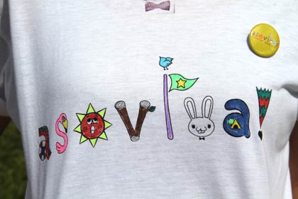 自由に染色できるプポンのオリジナルTシャツ