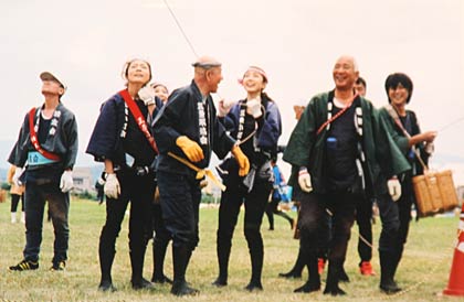 第32回越後三条凧合戦写真コンテストで最高位の推薦を受けた岡田達雄さんの作品「この戦い、われにあり