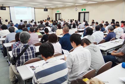笠堀ダム50周年記念講演会に120人余りが参加