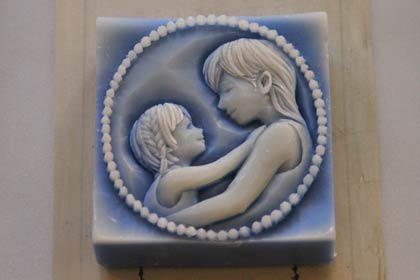 つい自身と娘になった作品「母と子」
