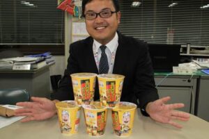 期間限定販売だったエースコックの「三条カレーラーメン」が「うまさぎっしり新潟シリーズ」で再発売され定番化