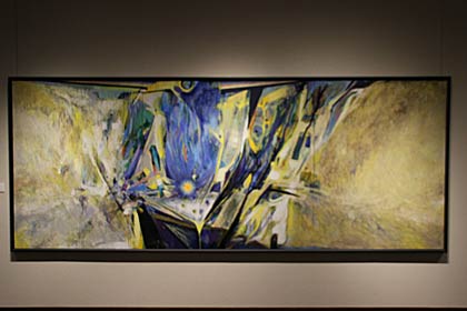  第99回二科展会員賞を受賞したことし制作した変形260号の「魔鳥錯乱」
