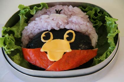  優秀賞の遠藤寛子さん「つば九郎キャラ弁」