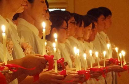  三条市医師会准看護学院の第51期生三条市医師会准看護学院継燈式