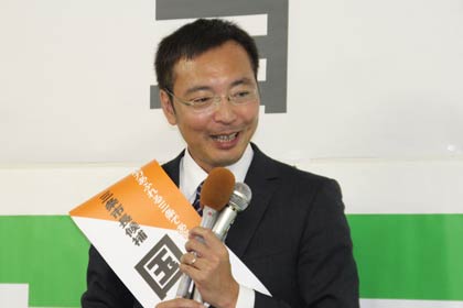  三条市長選で無投票で3選を決めた現職の国定氏