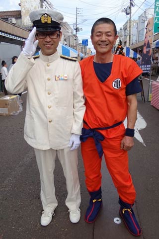 出店者も仮装