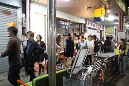 キネマ・カンテツ座から街あるきに出発
