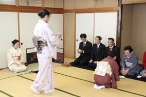 第1席は石州流の近藤佑清庵さんが席主