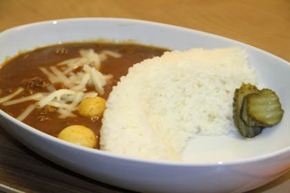 当日限りで販売するダムカレー