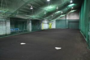 三条パール金属スタジアムがオフシーズンの屋内練習場を貸し出し