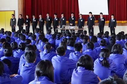 すべて終わってあいさつする燕三条JCメンバー