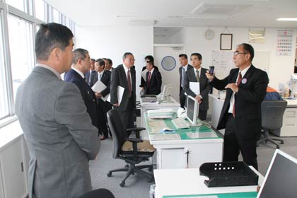 署内を見学