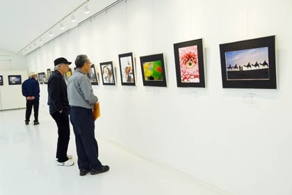 12月1日まで三条東公民館で開かれている山田昌男写真講座生作品発表会