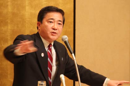 燕三条ワシントンホテルで演説する長島昭久氏