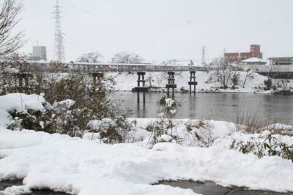 6日正午前に燕市内で