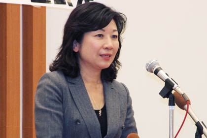 自民党前総務会長の野田聖子氏が三条市内で応援演説