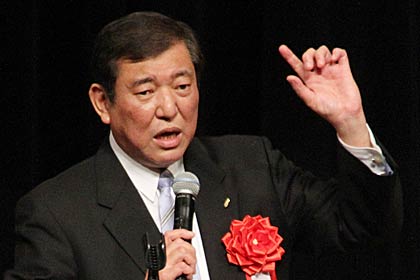  見附市文化ホール「アルカディア」で地方創生担当相の石破茂氏が応援演説