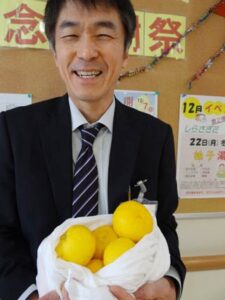 しらさぎ荘のゆず湯に入れている大玉のユズ