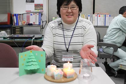 ワークショップで作る飛び出すクリスマスカードやキャンドル
