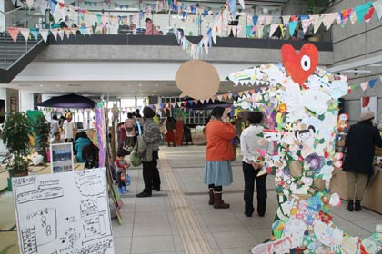 燕市役所で開かれた2回目のひろちゃん市