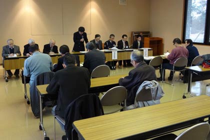 弥彦村長選の立候補予定者説明会