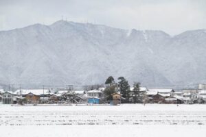 元日の三条は最低-1.1度、最高1.3度の厳しい冷え込みで夜は道路が凍結