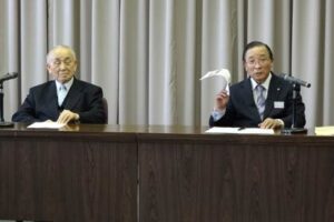 田上町長と加茂市長が県立加茂病院建設に伴う病児・病後児保育施設設置の要望書を県知事に提出