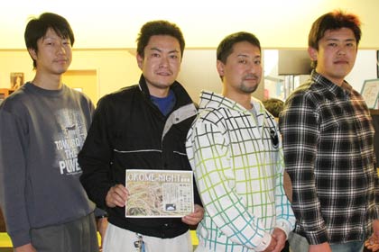 キネマ・カンテツ座で「OKOME-NIGHT」発案者の内山農園の内山さん(いちばん左)をはじめ参加する三条市内3軒の生産者