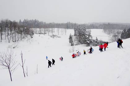 スノーシューで新雪の上をどこでも歩けてしまう