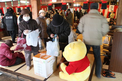  福豆のくじで当たった大きなぬいぐるみ