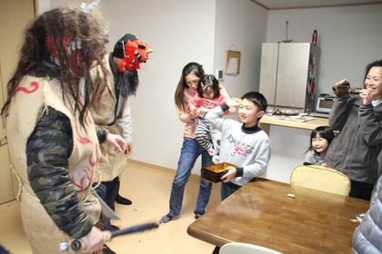 分水商工会青年部が恒例の鬼の出前