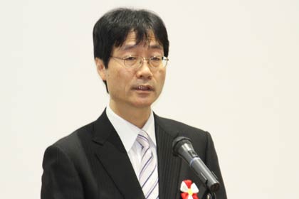 式辞を述べる鈴木市長