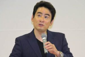 燕三条JCの公開例会で講演するアルピニスト野口健さん
