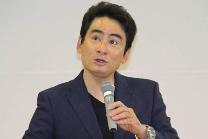 燕三条JCの公開例会で講演するアルピニスト野口健さん