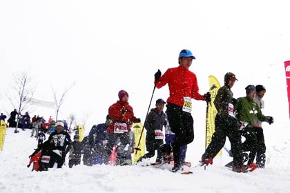 14、15日とスノーピークHeadquartersのキャンプフィールドとその周辺を会場に開かれている「WINTER TRAIL GAMES～越後雪獅子祭～」で14日行われた「トレイルランナーズ スノーシューカップ三条大会」