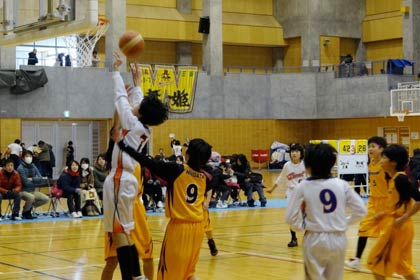 三条ライオンズクラブ主催の第2回三条ライオンズクラブ杯ミニバスケットボール大会